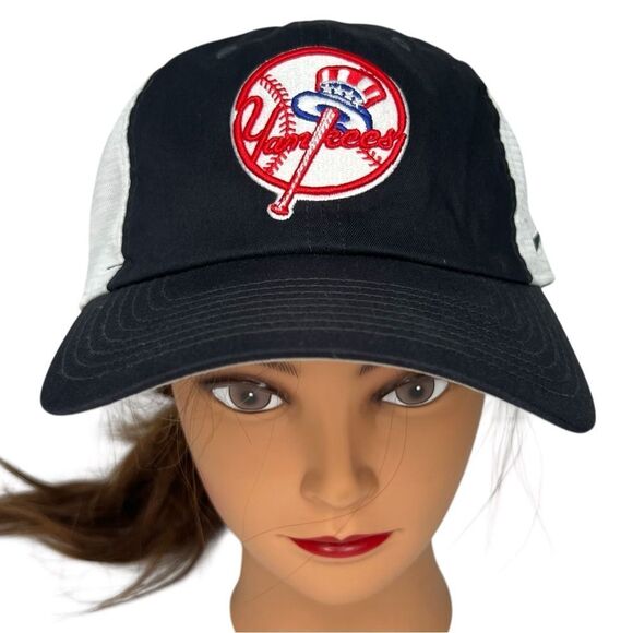 Nike Dri-Fit Heritage 86 New York Yankees Trucker White/Blue Basketball Cap - Picture 1 of 10